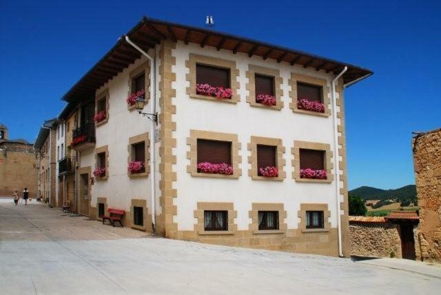 El Encinedo Villa Genevilla Exterior foto